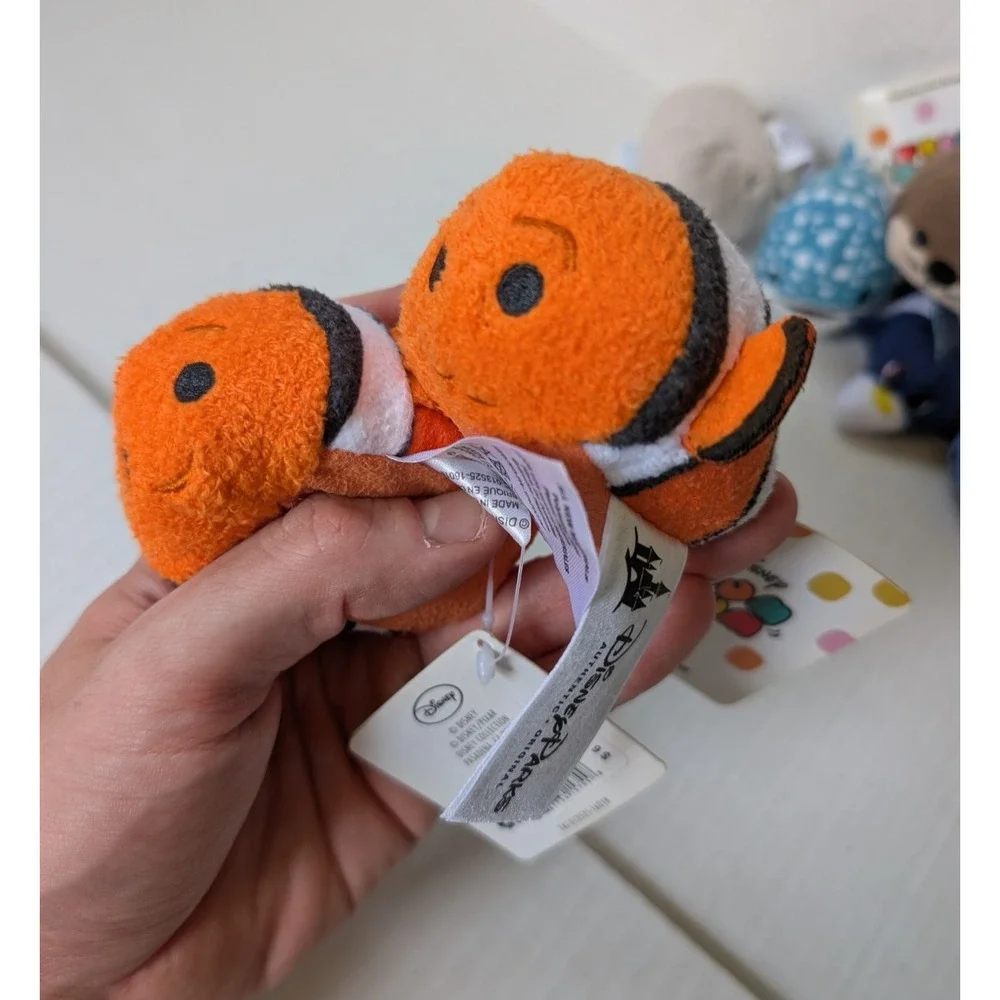Disney Tsum Tsum Plush Lot of 9 Finding Nemo Dory Destiny Otter Bailey Gill +